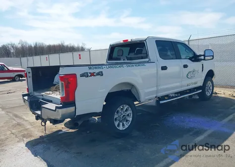 2017 Ford F-250 Xl из США, поврежденный, VIN 1FT7W2B61HEC00975